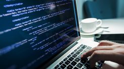 ¿Cómo ganar dinero con páginas webs?