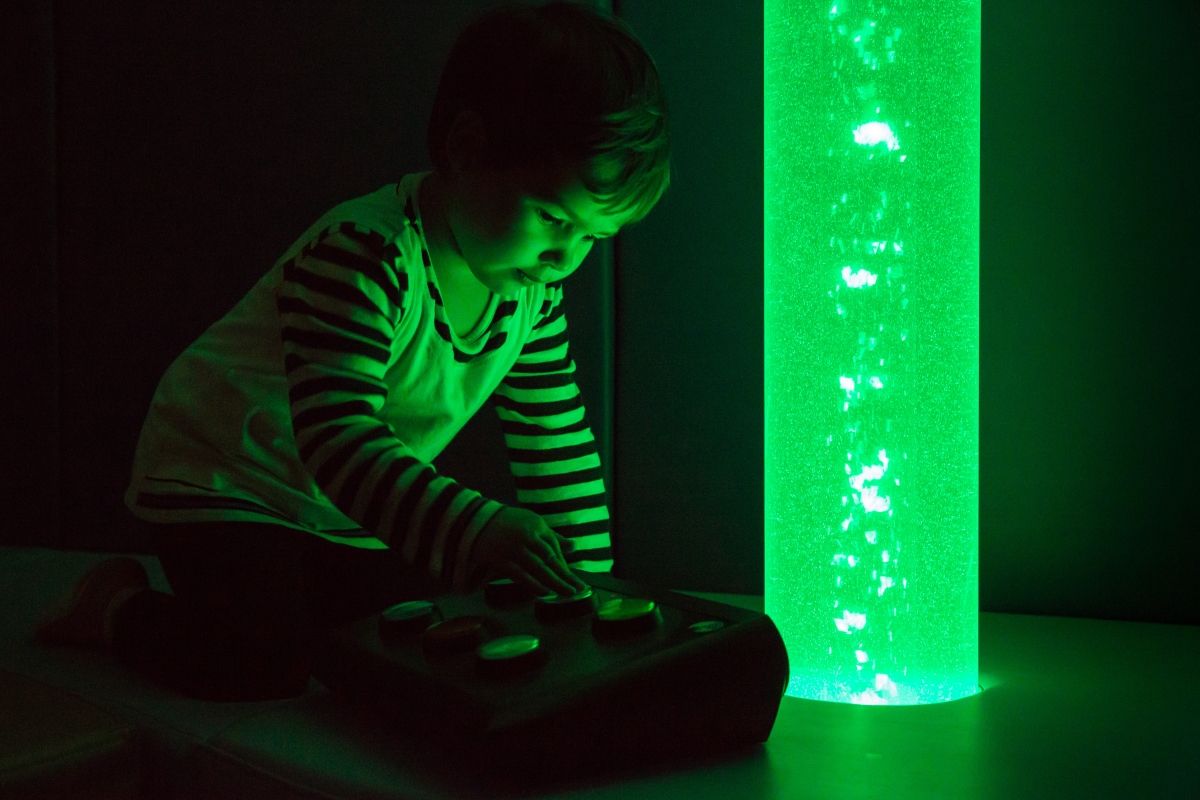 Estimulación Sensorial en Escuelas con Tecnología Qinera